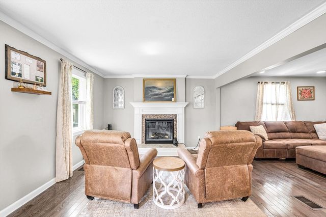 138 Endicott St, Springfield, MA 01118