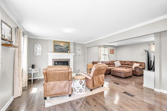 138 Endicott St, Springfield, MA 01118