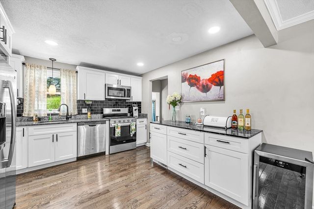 138 Endicott St, Springfield, MA 01118