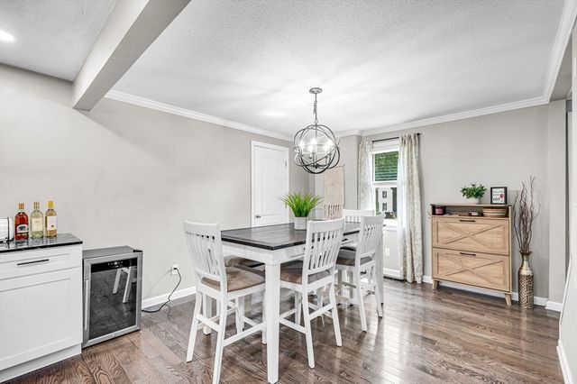 138 Endicott St, Springfield, MA 01118