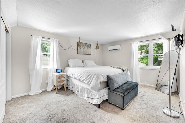 138 Endicott St, Springfield, MA 01118