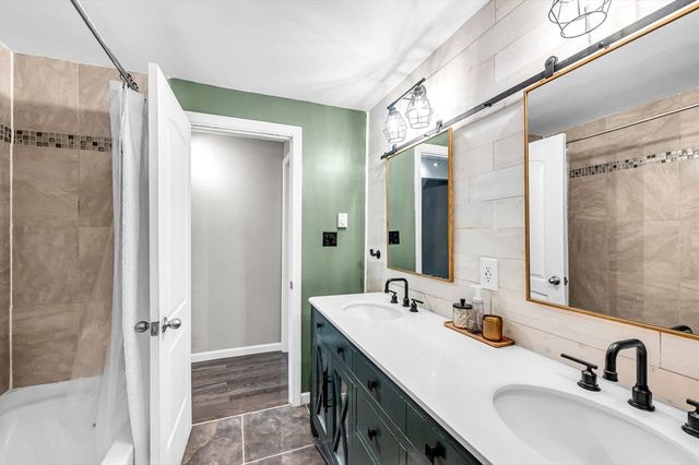 138 Endicott St, Springfield, MA 01118