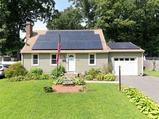 138 Endicott St, Springfield, MA 01118