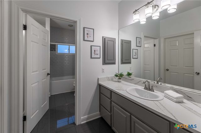 15 Vineyard Drive, San Antonio, TX 78257