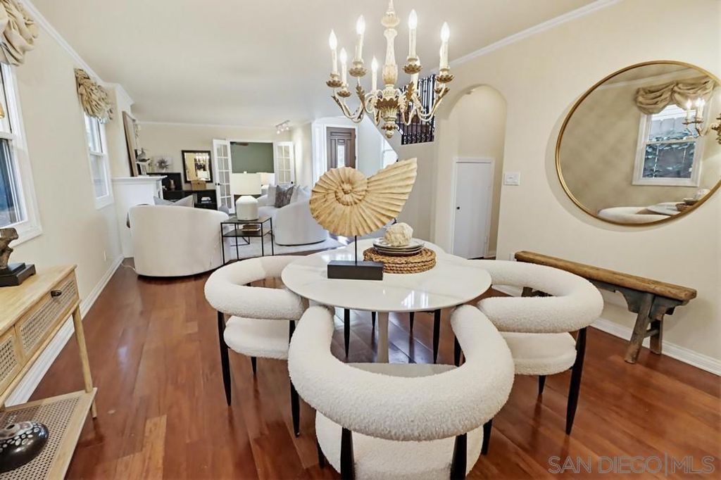 Image 14 of property listing at 313 I Ave, Coronado, CA 92118