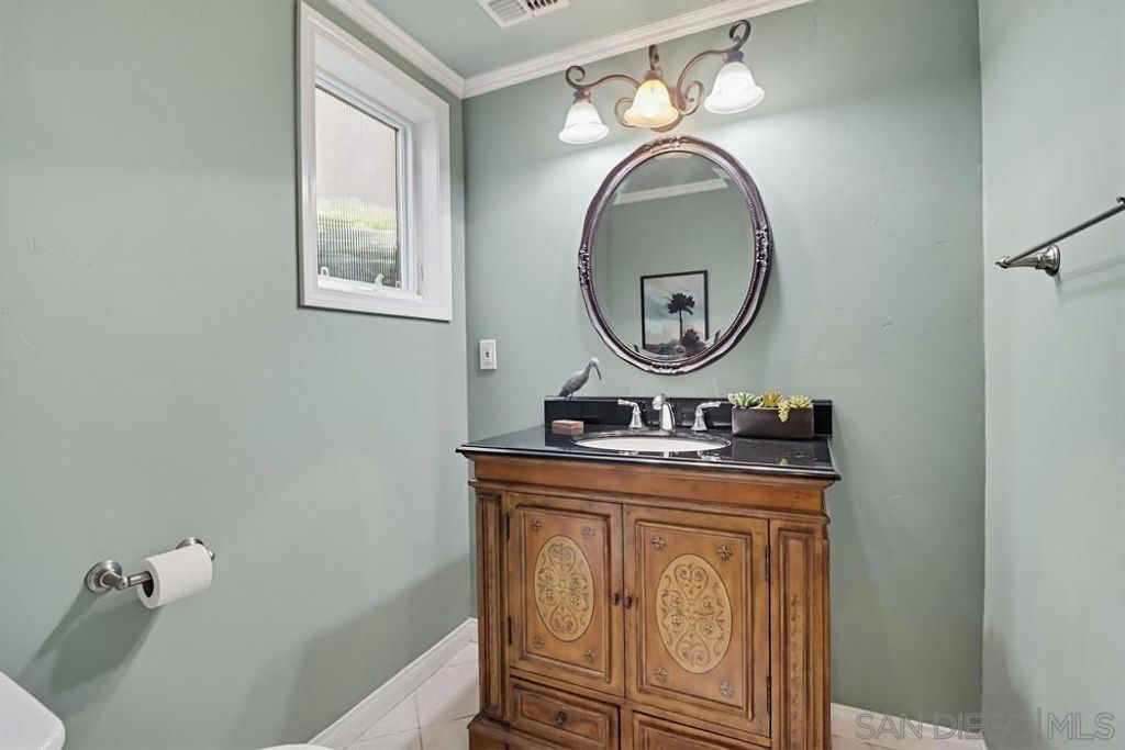 Image 16 of property listing at 313 I Ave, Coronado, CA 92118