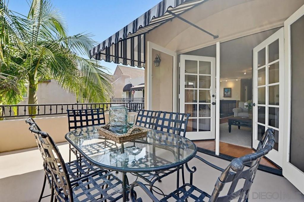 Image 27 of property listing at 313 I Ave, Coronado, CA 92118
