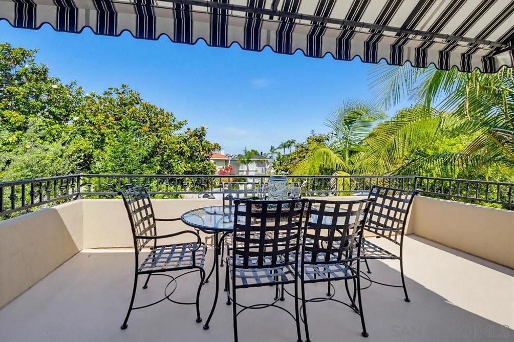 Image 28 of property listing at 313 I Ave, Coronado, CA 92118