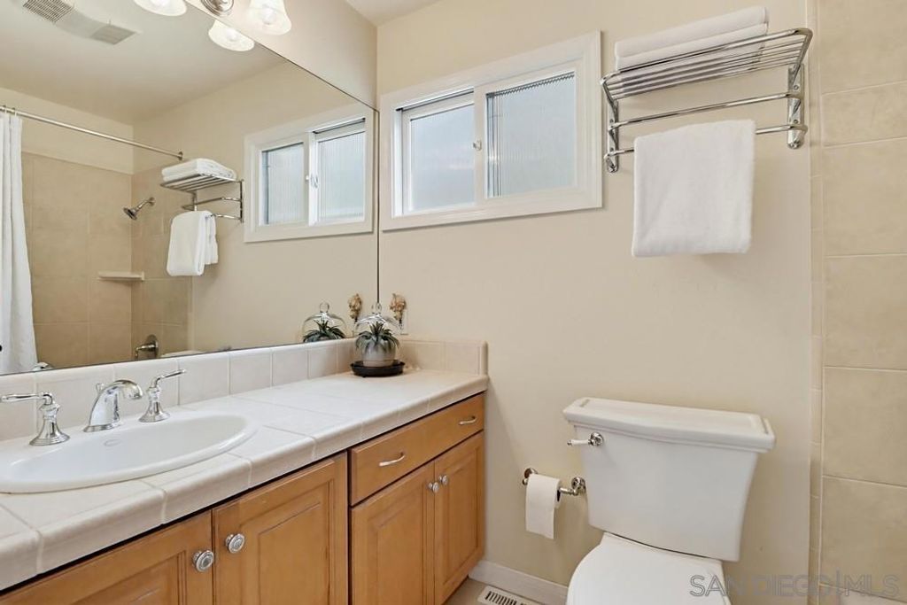 Image 32 of property listing at 313 I Ave, Coronado, CA 92118