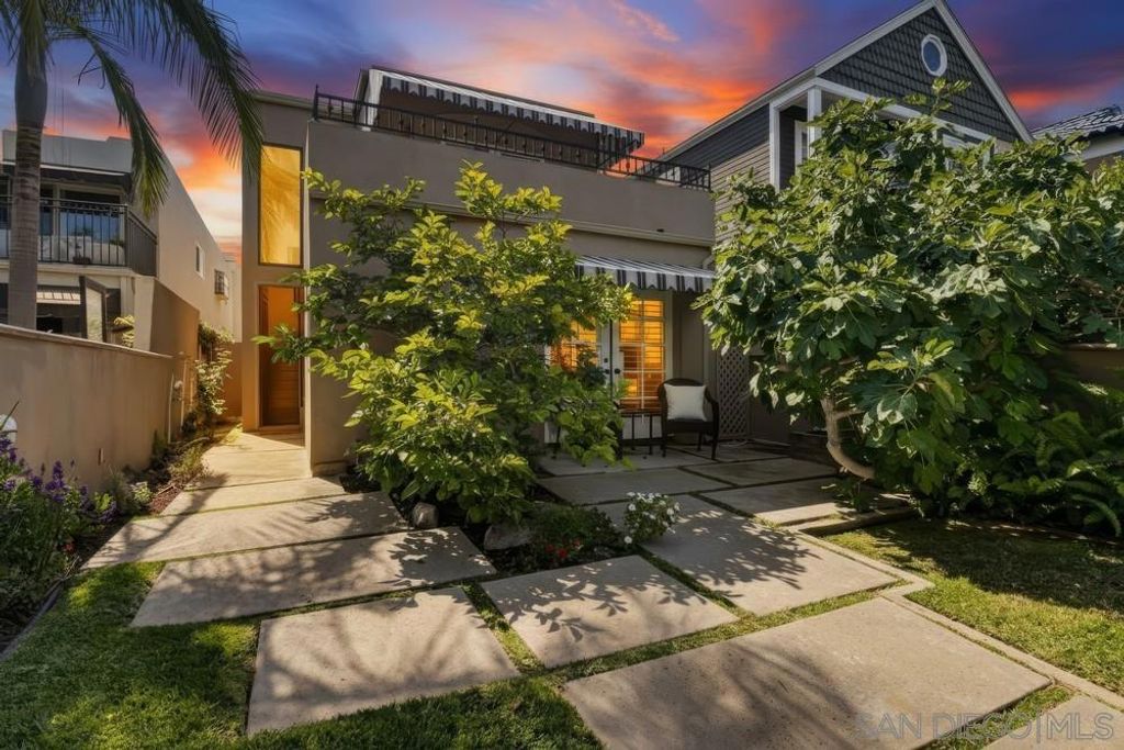 Image 42 of property listing at 313 I Ave, Coronado, CA 92118