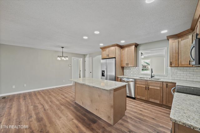 252 Perkins Lane, Jacksboro, TN 37757