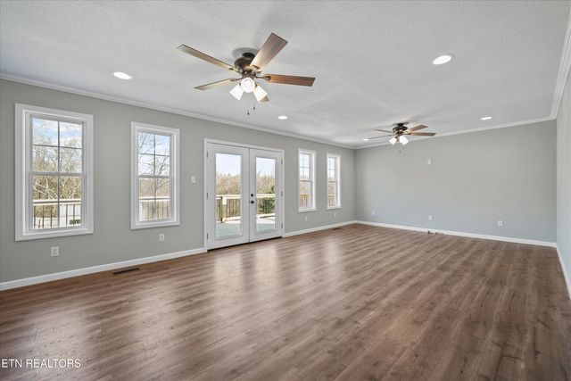 252 Perkins Lane, Jacksboro, TN 37757