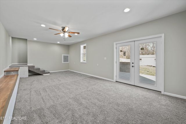 252 Perkins Lane, Jacksboro, TN 37757