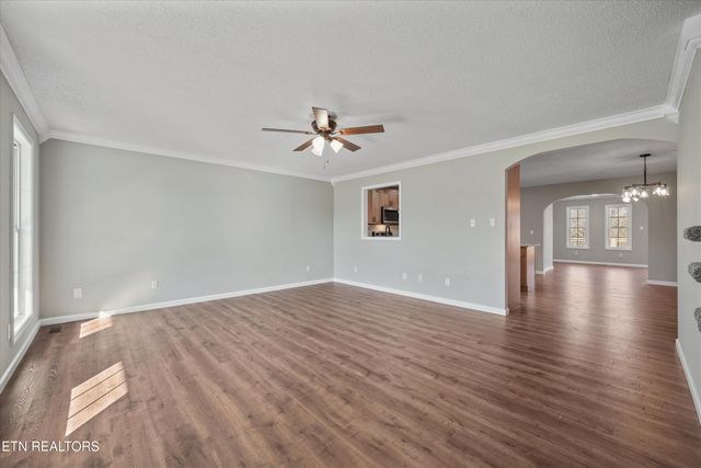 252 Perkins Lane, Jacksboro, TN 37757