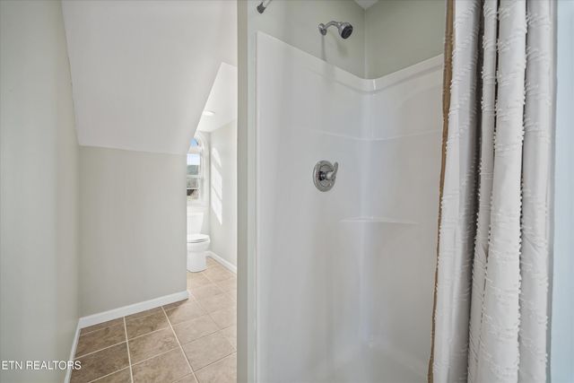 252 Perkins Lane, Jacksboro, TN 37757