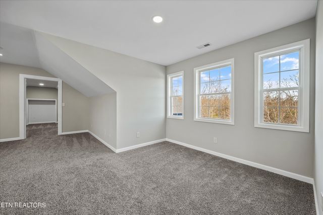 252 Perkins Lane, Jacksboro, TN 37757