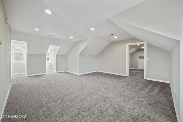 252 Perkins Lane, Jacksboro, TN 37757