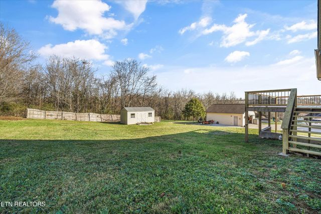 252 Perkins Lane, Jacksboro, TN 37757