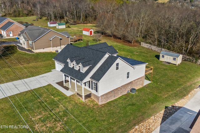 252 Perkins Lane, Jacksboro, TN 37757
