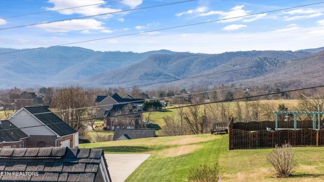 252 Perkins Lane, Jacksboro, TN 37757