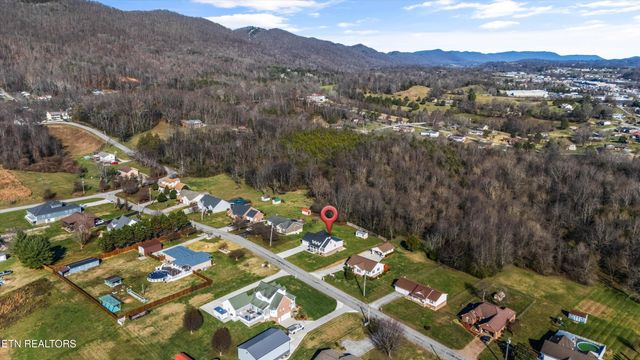 252 Perkins Lane, Jacksboro, TN 37757