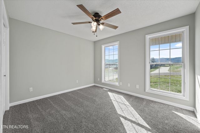 252 Perkins Lane, Jacksboro, TN 37757