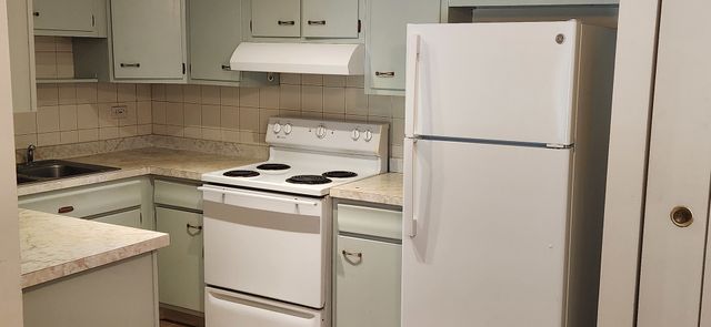 2230 S GOEBBERT Road 147, Arlington Heights, IL 60005