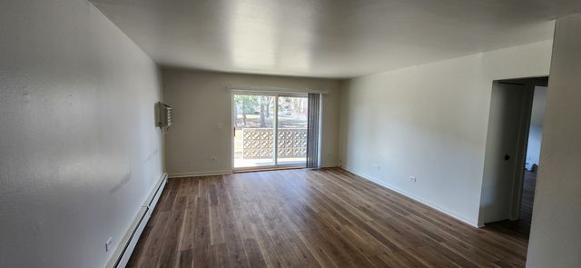 2230 S GOEBBERT Road 147, Arlington Heights, IL 60005