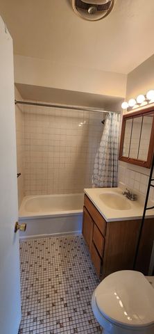 2230 S GOEBBERT Road 147, Arlington Heights, IL 60005