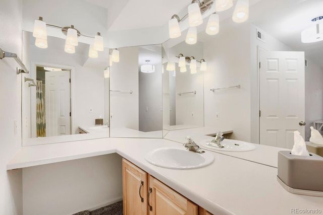 9150 E Arbor Circle K, Englewood, CO 80111