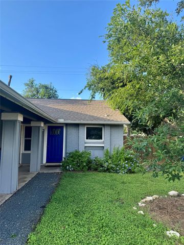 2406 Berkett DR A, Austin, TX 78745