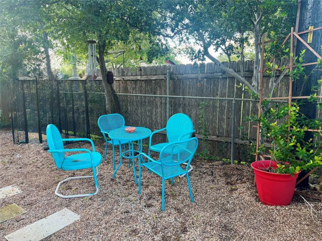 2406 Berkett DR A, Austin, TX 78745