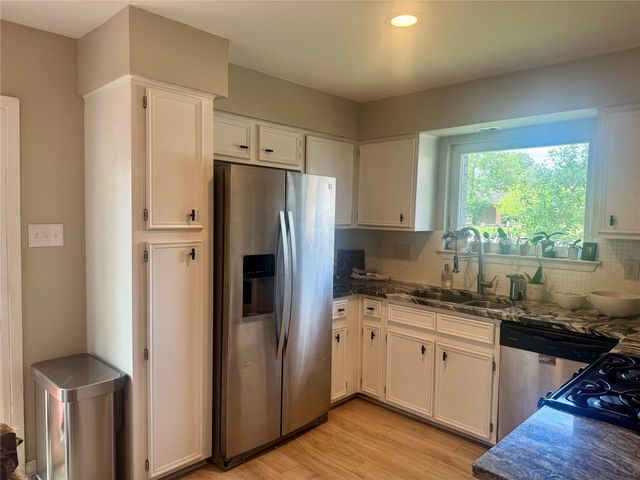 2406 Berkett DR A, Austin, TX 78745