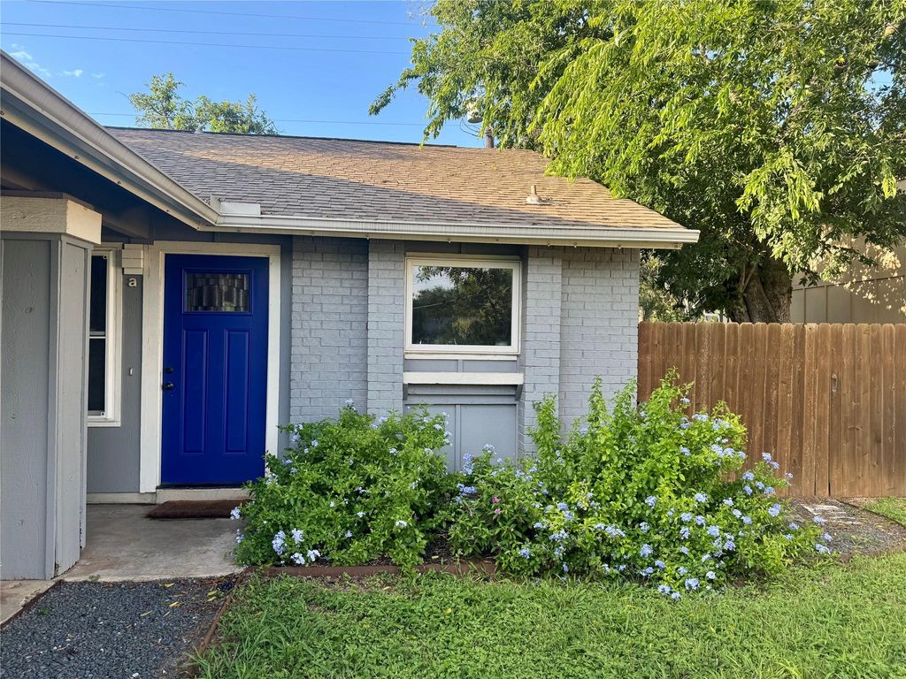 2406 Berkett DR A, Austin, TX 78745