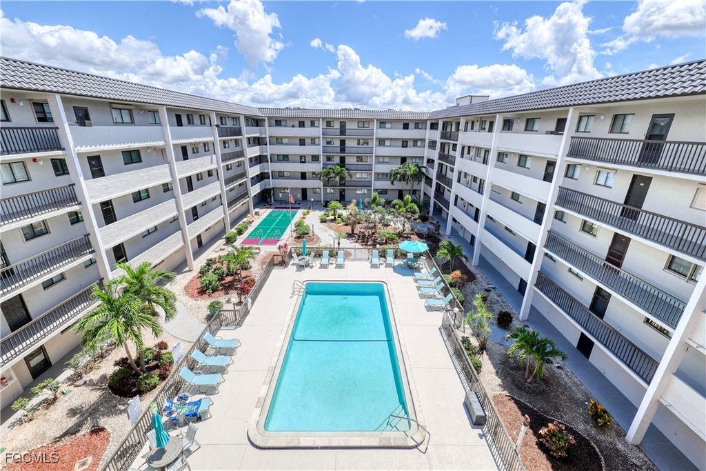 2121 Collier AVE 305, Fort Myers, FL 33901