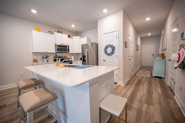 5711 Sandy Walk Street, Gulf Breeze, FL 32563