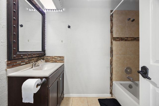 9907 Gold Cup Way, Houston, TX 77065