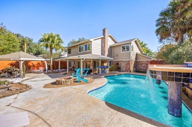 9907 Gold Cup Way, Houston, TX 77065