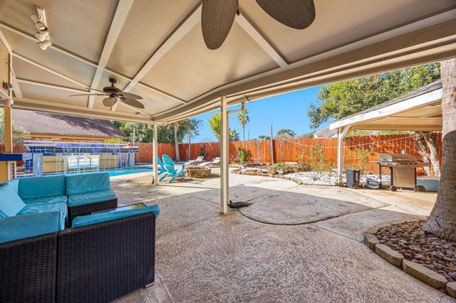 9907 Gold Cup Way, Houston, TX 77065