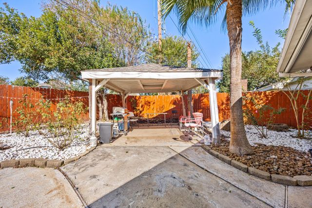 9907 Gold Cup Way, Houston, TX 77065