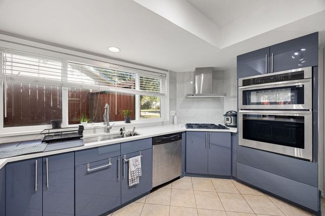 9907 Gold Cup Way, Houston, TX 77065