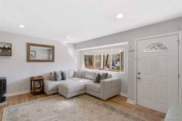 9 Fox Lane, Shoreham, NY 11786