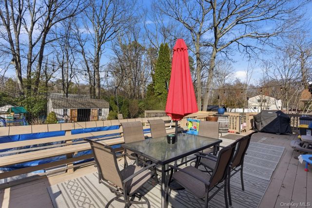 9 Fox Lane, Shoreham, NY 11786