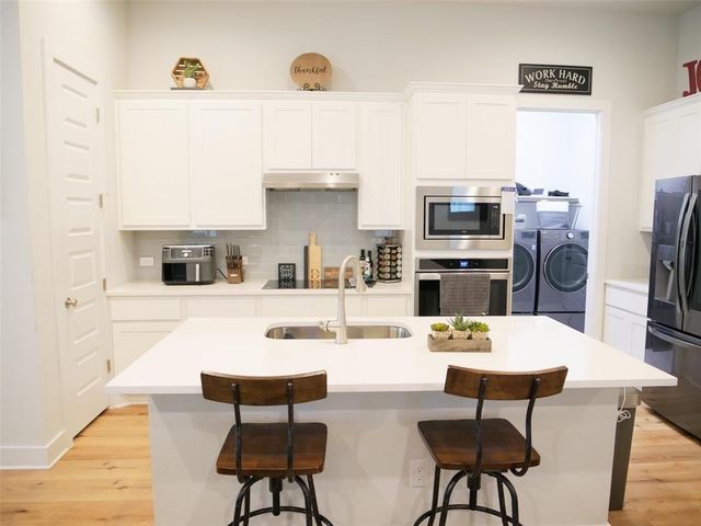 9621 EVENING CANOPY DR, Manor, TX 78653