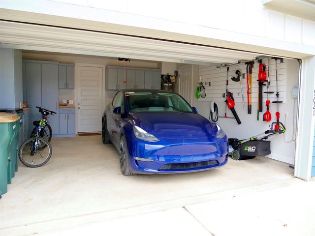 9621 EVENING CANOPY DR, Manor, TX 78653