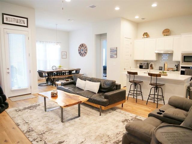 9621 EVENING CANOPY DR, Manor, TX 78653