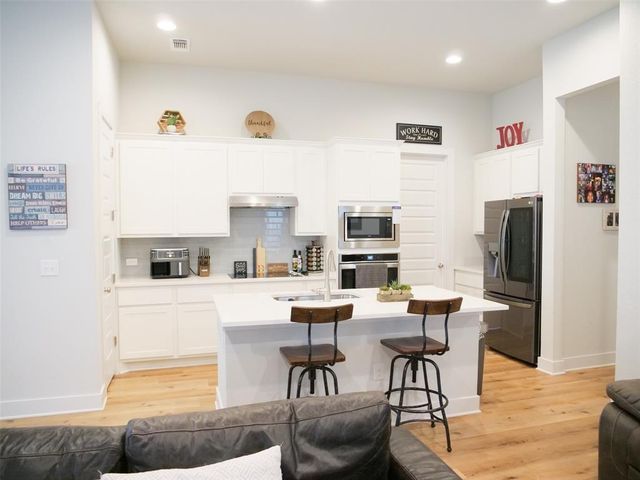 9621 EVENING CANOPY DR, Manor, TX 78653