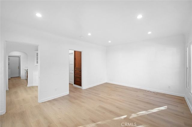 1233 Orange Grove Avenue, Glendale, CA 91205