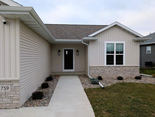 1759 DALLAS LANE, De Pere, WI 54115