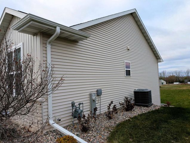 1759 DALLAS LANE, De Pere, WI 54115